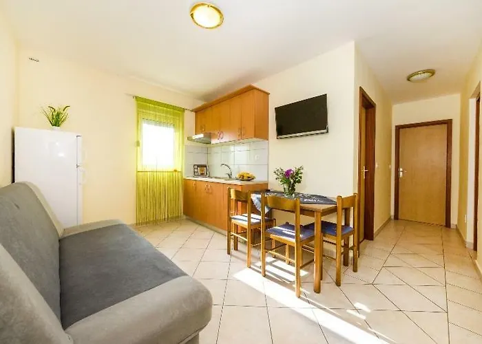 At The Apartament Vrsi