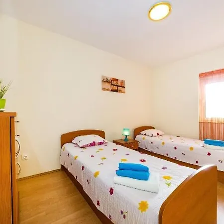 Appartement At The *